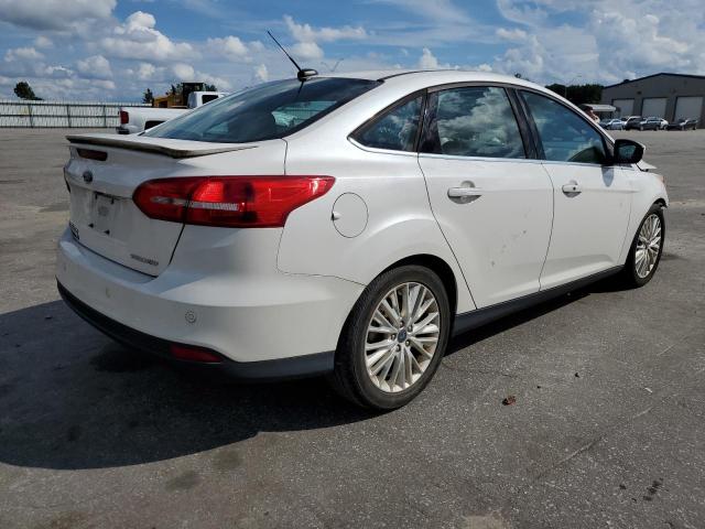 1FADP3J23JL289234 - 2018 FORD FOCUS TITANIUM WHITE photo 4