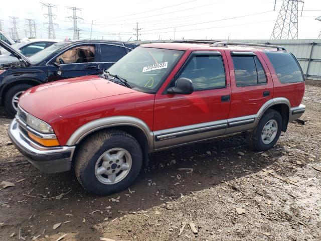 1GNDT13W8W2252744 - 1998 CHEVROLET BLAZER RED photo 1