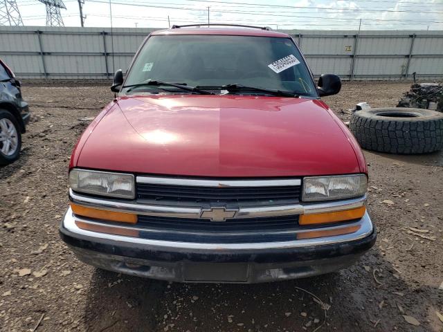 1GNDT13W8W2252744 - 1998 CHEVROLET BLAZER RED photo 5