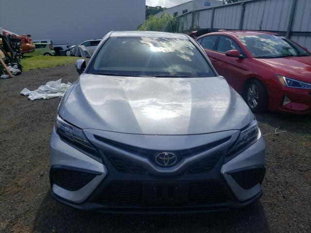 4T1G11AK6PU118926 - 2023 TOYOTA CAMRY SE NIGHT SHADE SILVER photo 5