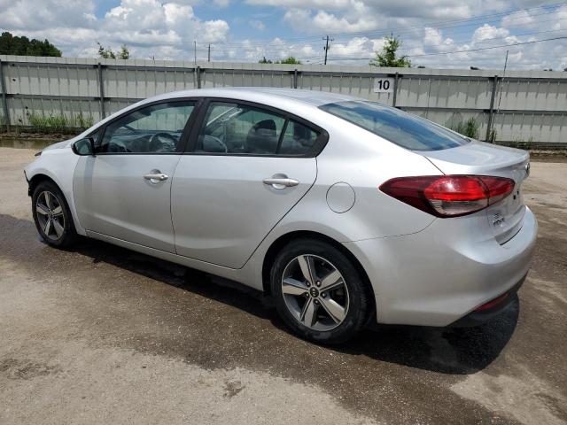 3KPFL4A72JE248635 - 2018 KIA FORTE LX SILVER photo 2