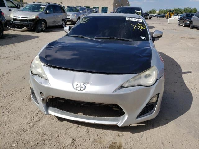 JF1ZNAA13D1707881 - 2013 TOYOTA SCION FR-S 银色 照片 5