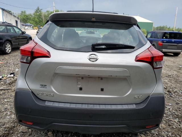 3N1CP5CU2JL536606 - 2018 NISSAN KICKS S SILVER photo 6