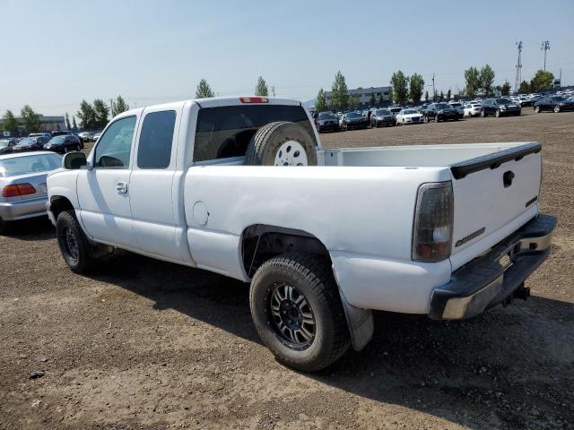 2GCEK19B951211977 - 2005 CHEVROLET SILVERADO K1500 WHITE photo 2