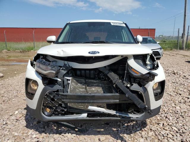 KNDJ33AU3L7718569 - 2020 KIA SOUL EX WHITE photo 5