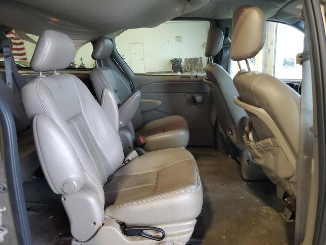 2C4GT54LX4R520449 - 2004 CHRYSLER TOWN & COU TOURING თაფლისფერი ფოტო 11