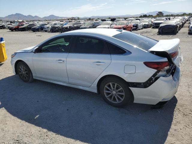 5NPE24AF5KH776088 - 2019 HYUNDAI SONATA SE WHITE photo 2