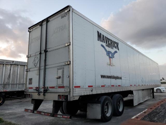 1UYVS2530DM551723 - 2013 UTILITY TL WHITE photo 4