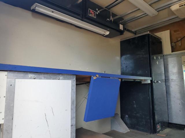 1GBJG31K481108259 - 2008 CHEVROLET EXPRESS G3 WHITE photo 11