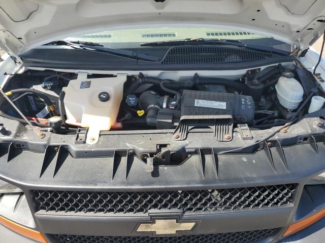 1GBJG31K481108259 - 2008 CHEVROLET EXPRESS G3 WHITE photo 12