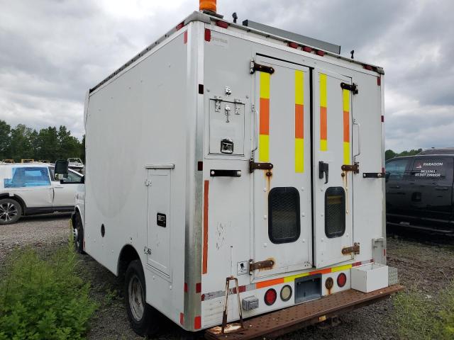 1GBJG31K481108259 - 2008 CHEVROLET EXPRESS G3 WHITE photo 2