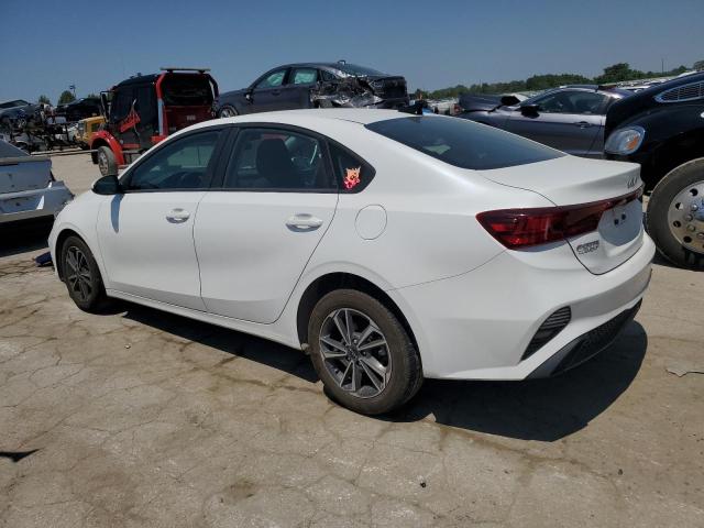 3KPF24AD5PE526154 - 2023 KIA FORTE LX WHITE photo 2