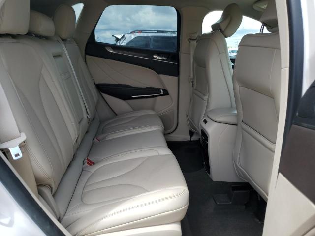 5LMTJ3DHXKUL29496 - 2019 LINCOLN MKC RESERVE თეთრი ფოტო 11
