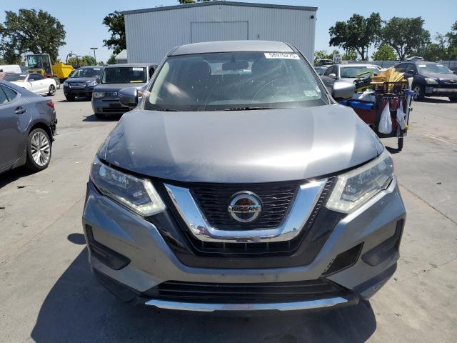 KNMAT2MT0JP576465 - 2018 NISSAN ROGUE S GRAY photo 5