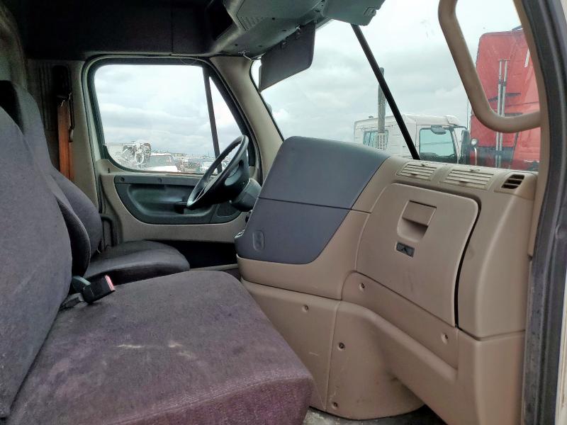 1FUJGBD92ELFY9199 - 2014 FREIGHTLINER CASCADIA 1 WHITE photo 5