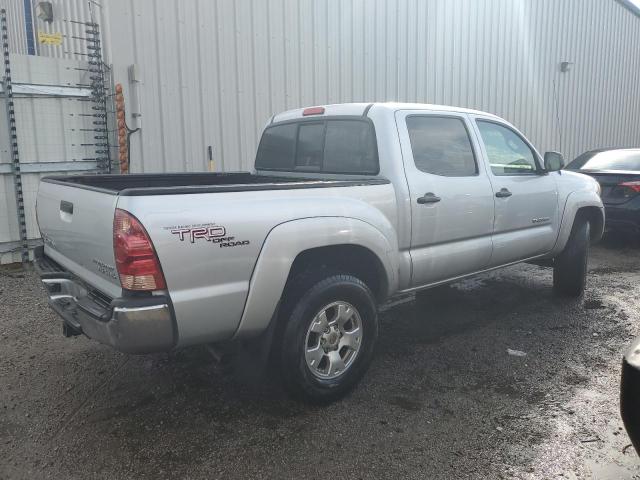 3TMJU62N37M047597 - 2007 TOYOTA TACOMA DOUBLE CAB PRERUNNER SILVER photo 3
