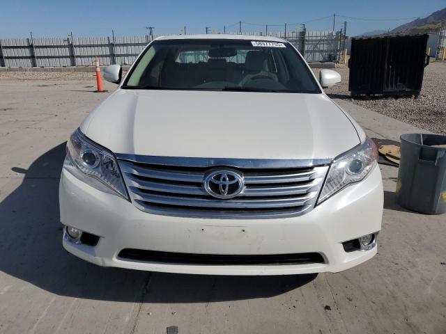 4T1BK3DB7BU375911 - 2011 TOYOTA AVALON BASE WHITE photo 5