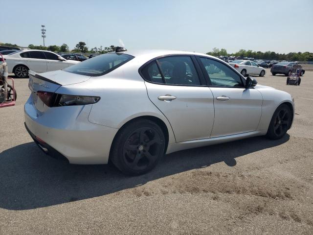 ZARFAEDN9H7533774 - 2017 ALFA ROMEO GIULIA Q4 银色 照片 3