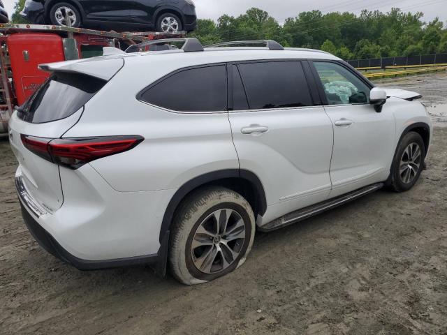 5TDGZRBH9NS564231 - 2022 TOYOTA HIGHLANDER XLE WHITE photo 3