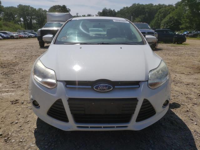 1FAHP3H24CL424649 - 2012 FORD FOCUS SEL WHITE photo 5