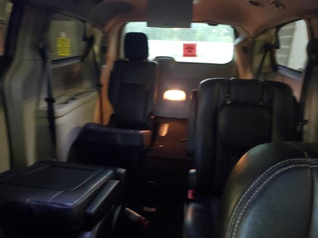 2C4RC1BG3DR713243 - 2013 CHRYSLER TOWN & COU TOURING SILVER photo 10