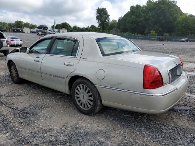 1LNHM81W55Y617987 - 2005 LINCOLN TOWN CAR SIGNATURE WHITE photo 2