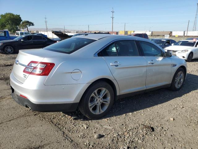 1FAHP2H85JG132142 - 2018 FORD TAURUS SEL SILVER photo 3