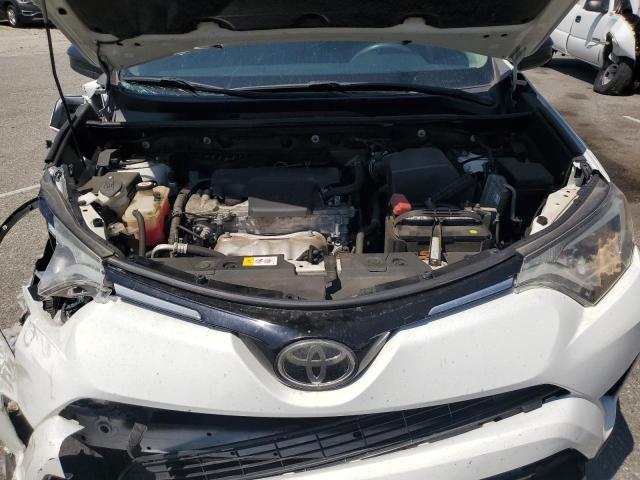 JTMZFREV1HJ114786 - 2017 TOYOTA RAV4 LE WHITE photo 12