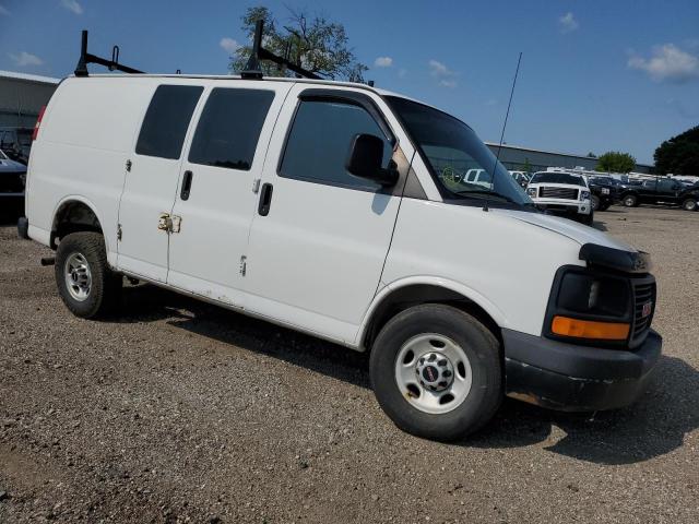 1GTW7FCA3B1125519 - 2011 GMC SAVANA G2500 WHITE photo 4