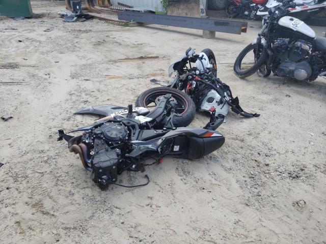 ML5EXER16PDA87218 - 2023 KAWASAKI EX650 R Графитовый фото 2