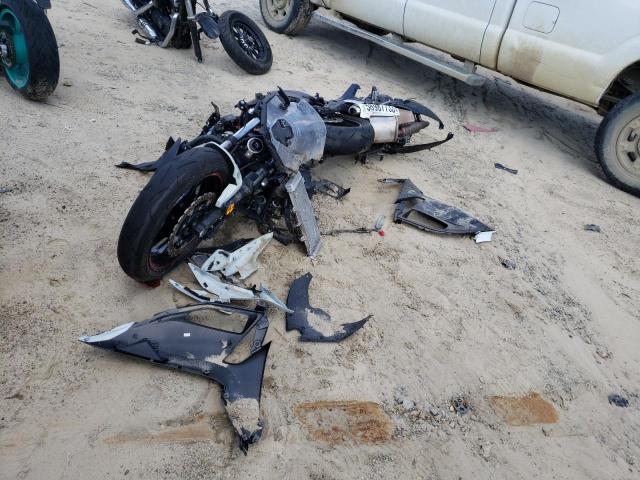 ML5EXER16PDA87218 - 2023 KAWASAKI EX650 R Графитовый фото 4