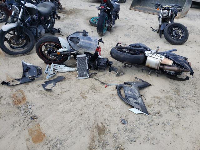 ML5EXER16PDA87218 - 2023 KAWASAKI EX650 R Графитовый фото 9