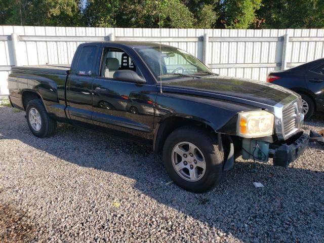 1D7HE42NX5S187205 - 2005 DODGE DAKOTA SLT BLACK photo 4