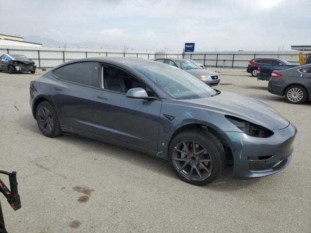 5YJ3E1EAXNF336012 - 2022 TESLA MODEL 3 GRAY photo 4