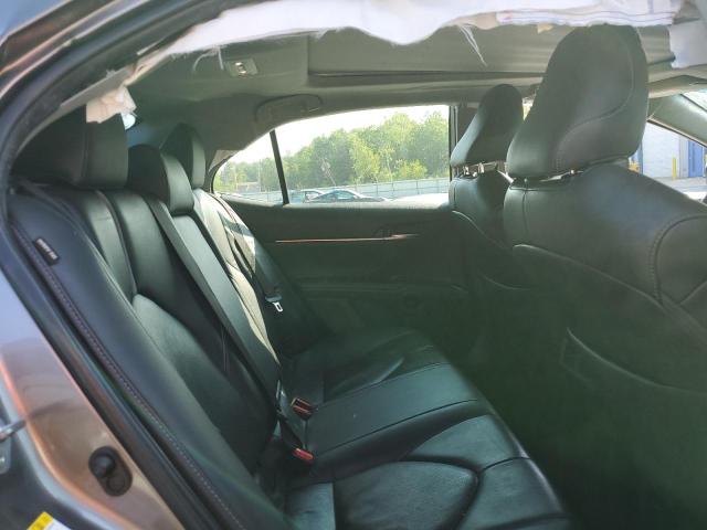 4T1B61HK2JU013065 - 2018 TOYOTA CAMRY XSE GRAY photo 10