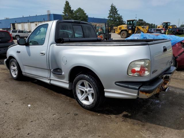 2FTRF073X4CA27064 - 2004 FORD F150 SVT LIGHTNING SILVER photo 2