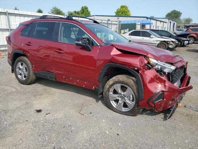 2T3RWRFV9SW263941 - 2025 TOYOTA RAV4 XLE RED photo 4