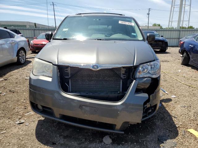 2A4RR5D13AR448943 - 2010 CHRYSLER TOWN & COU TOURING GRAY photo 5