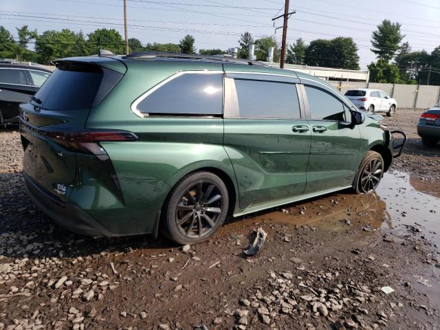 5TDBSKFC6NS067156 - 2022 TOYOTA SIENNA LE GREEN photo 3