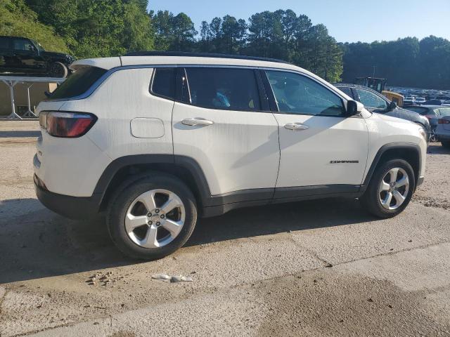 3C4NJDBB0JT337135 - 2018 JEEP COMPASS LATITUDE WHITE photo 3