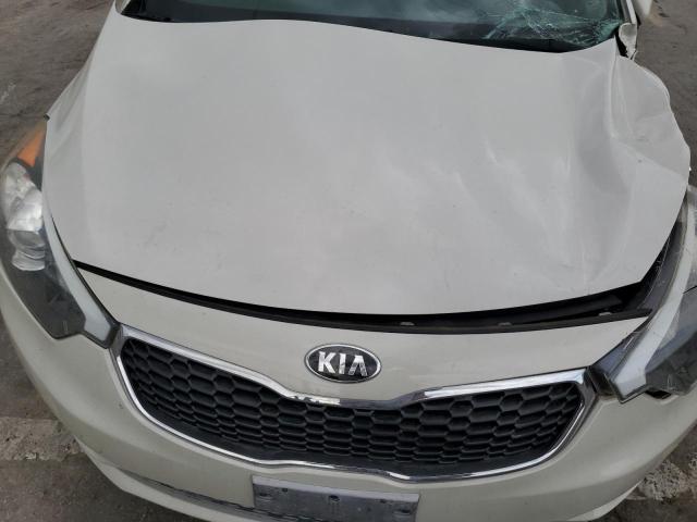 KNAFK4A64F5418018 - 2015 KIA FORTE LX CREAM photo 11