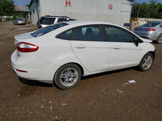 3FADP4BJ0JM105619 - 2018 FORD FIESTA SE WHITE photo 3