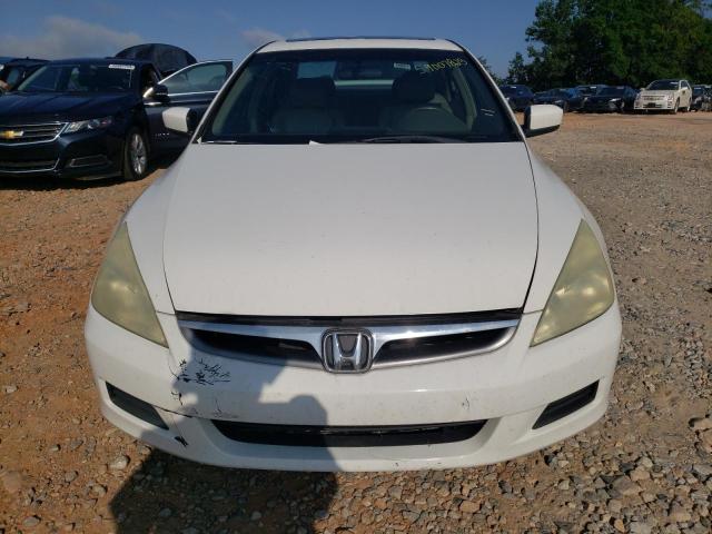 1HGCM66526A020634 - 2006 HONDA ACCORD EX WHITE photo 5