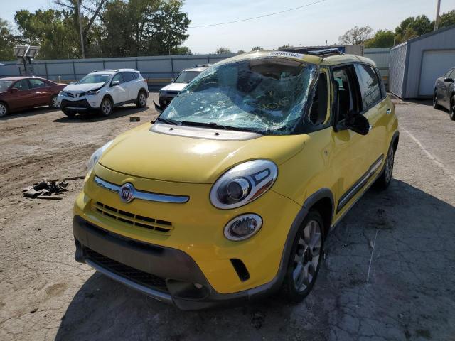 ZFBCFADH8FZ033627 - 2015 FIAT 500L TREKKING YELLOW photo 2