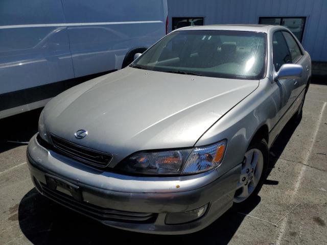 JT8BF28G0Y5086976 - 2000 LEXUS ES 300 SILVER photo 1