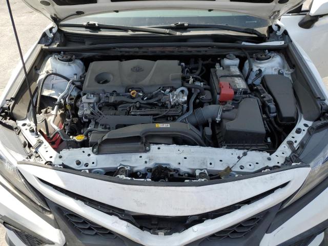 4T1T11AK4PU758213 - 2023 TOYOTA CAMRY SE NIGHT SHADE WHITE photo 11