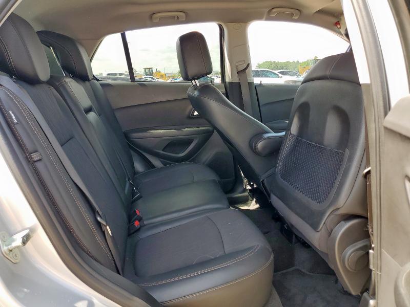 3GNCJLSB5LL282158 - 2020 CHEVROLET TRAX 1LT SILVER photo 11