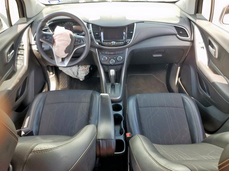 3GNCJLSB5LL282158 - 2020 CHEVROLET TRAX 1LT SILVER photo 8