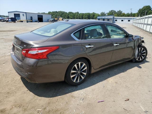 1N4AL3APXHC204328 - 2017 NISSAN ALTIMA 2.5 BROWN photo 3