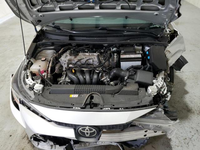 5YFEPMAE5MP247982 - 2021 TOYOTA COROLLA LE SILVER photo 11